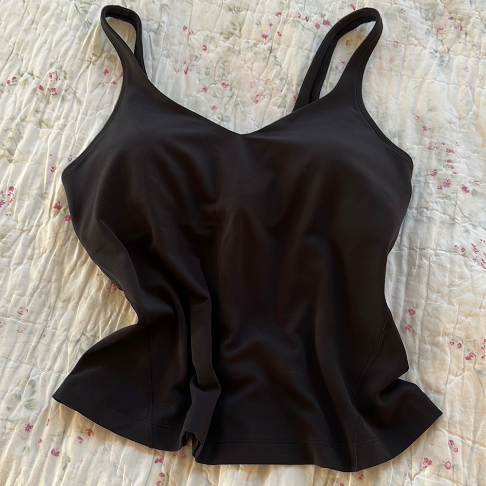 𝗟𝗨𝗟𝗨𝗟𝗘𝗠𝗢𝗡 Align™ Waist-Length
Tank Top!